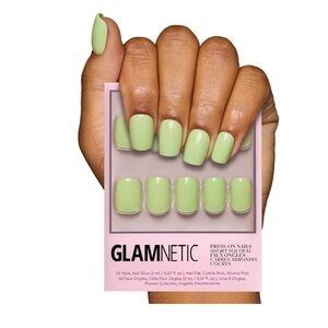 Glamnetic Press On Nails - Light Sage | Short Squoval Green